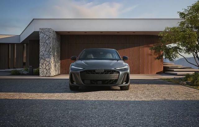 新一代奥迪A6L实车曝光 电动版亮相引关注